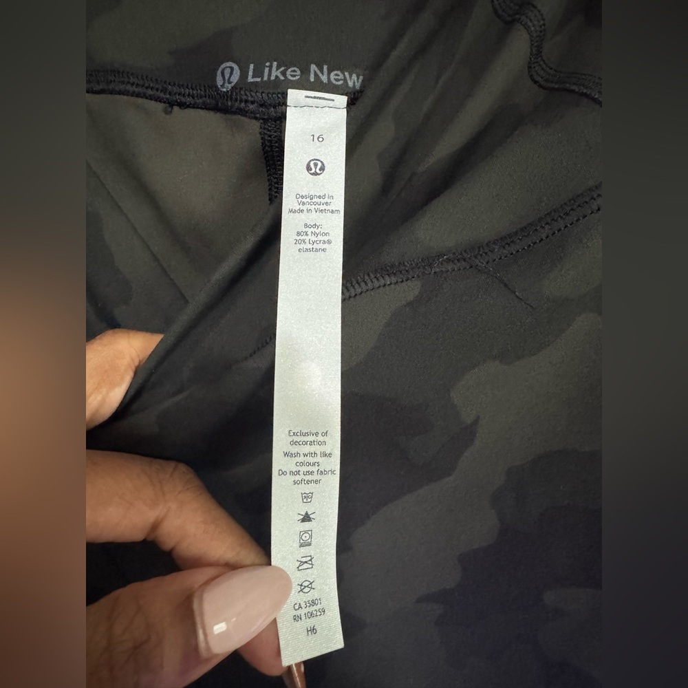 lululemon athletica ALIGN HIGH RISE CROP 21” Camo Leggings - Picture 5 of 7